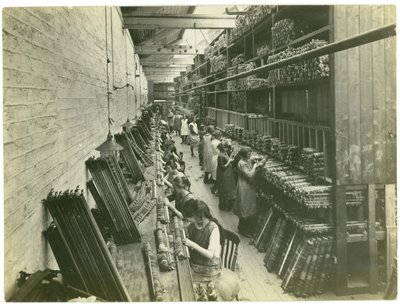 Filettatura Axminster, fabbrica di tappeti, 1923 da English Photographer